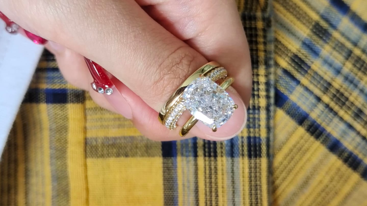 Customer photo review of S925 3PC Wedding Sets 6.5Ct Elongated Cushion Cut Wedding Ring Set With Classic Wedding Bands
