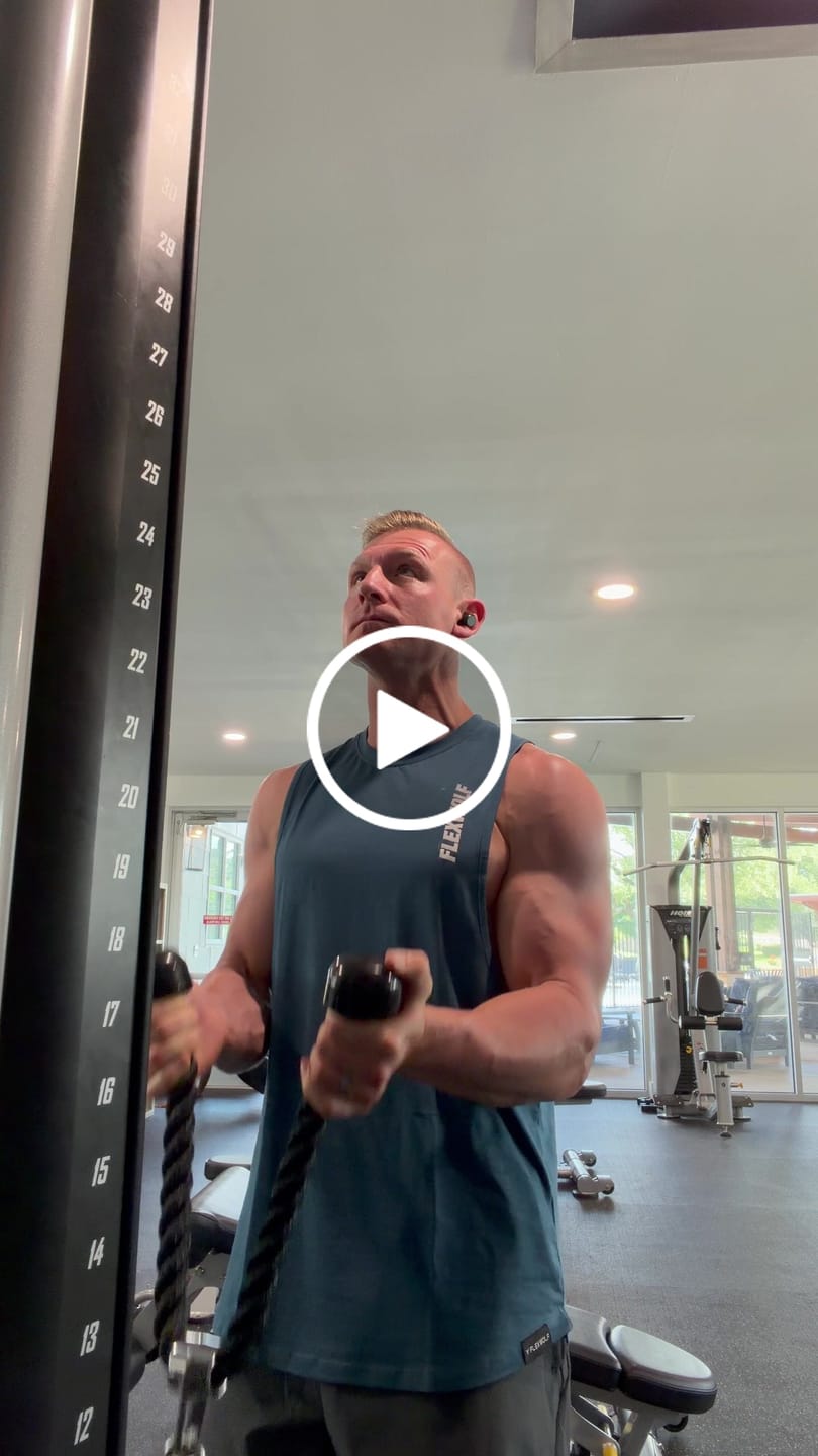 Customer video review of Flex Arm Tank