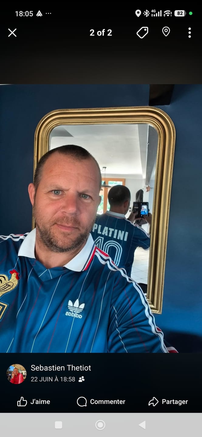 Customer photo review of Maillot France Rétro 1982 - Bleu