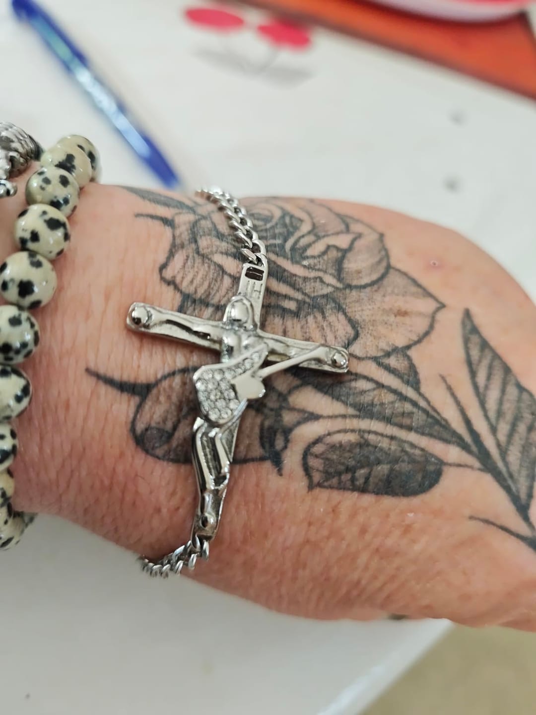Customer photo review of Bracelet Johnny Hallyday Croix guitare - 3 modèles