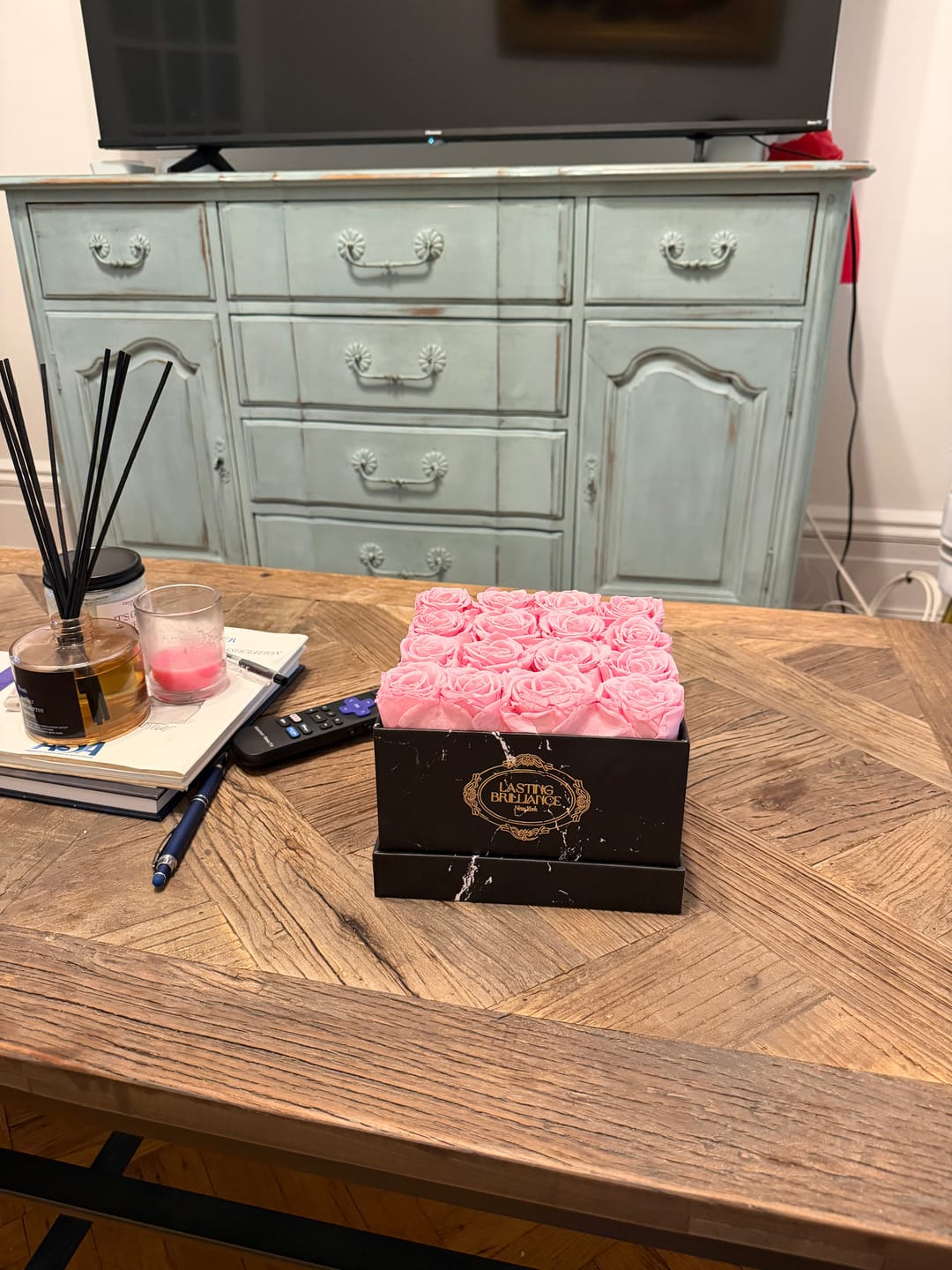 Customer photo review of Ruby Crush 16 Roses In Black Marble