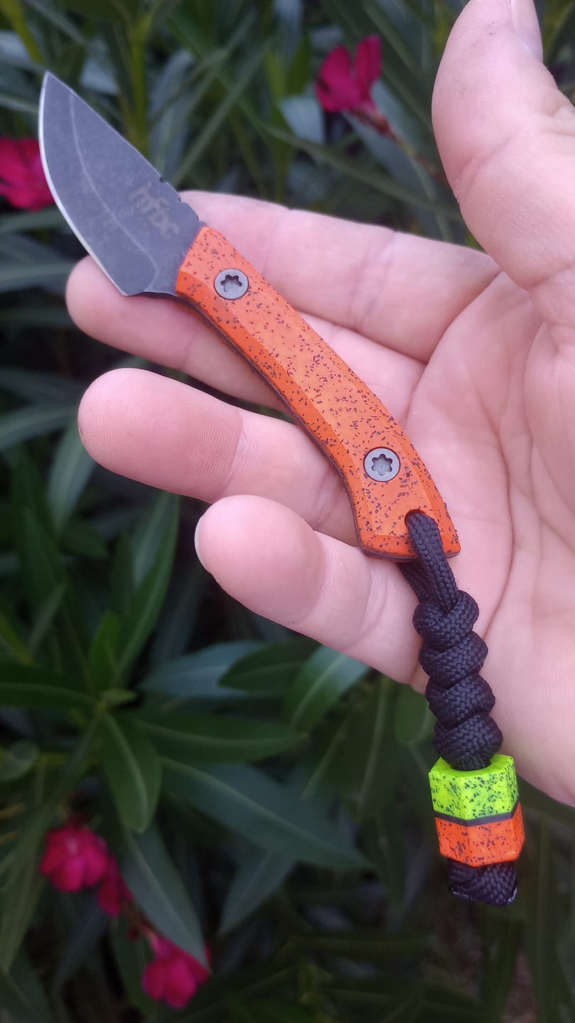 Customer photo review of NET Hex Lanyard Bead - Green & Orange