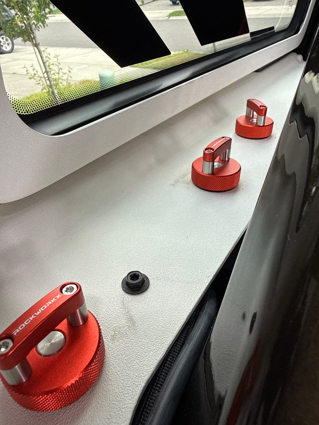 Customer photo review of FORD BRONCO 4 DOOR 10 PIECE SET, 8 Hard Top Quick Removal Fastener Thumb Screws, integrated D Ring Billet Aluminum + 2 Torx  T40 Forward Bolts