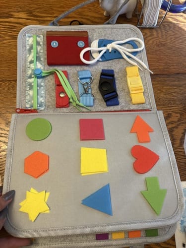 Customer photo review of Livro Sensorial: 8 Páginas, 30+ Atividades, A partir dos 6 Meses — Little Stories Kids