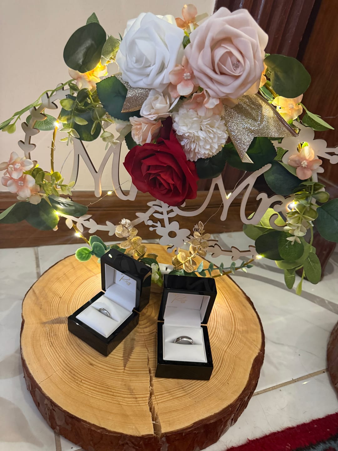 Customer photo review of The White Gold Wonder Ring Set