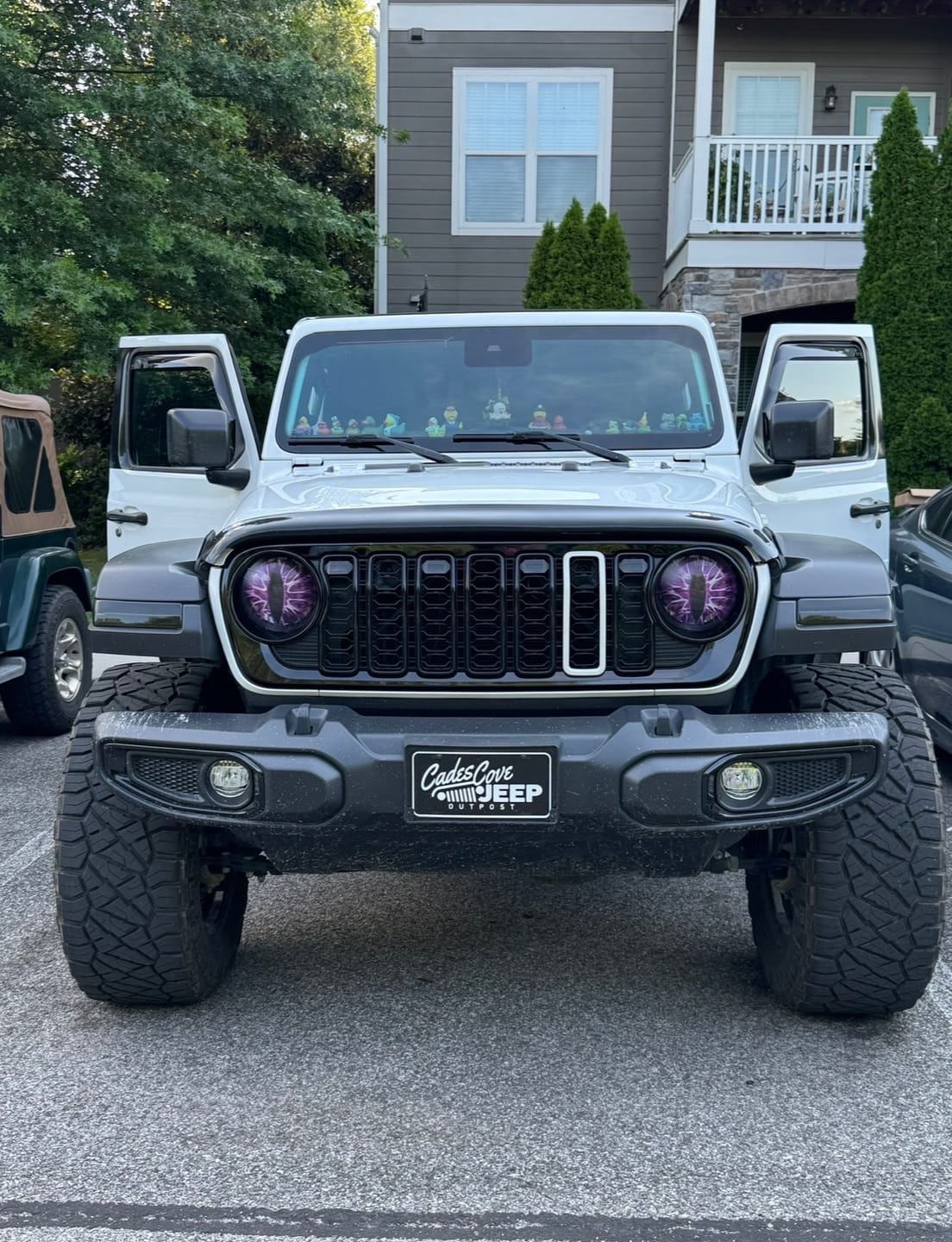 Customer photo review of Painted "Snap On" Accent Cover fits *24-26 Updated Jeep JL JT Grille