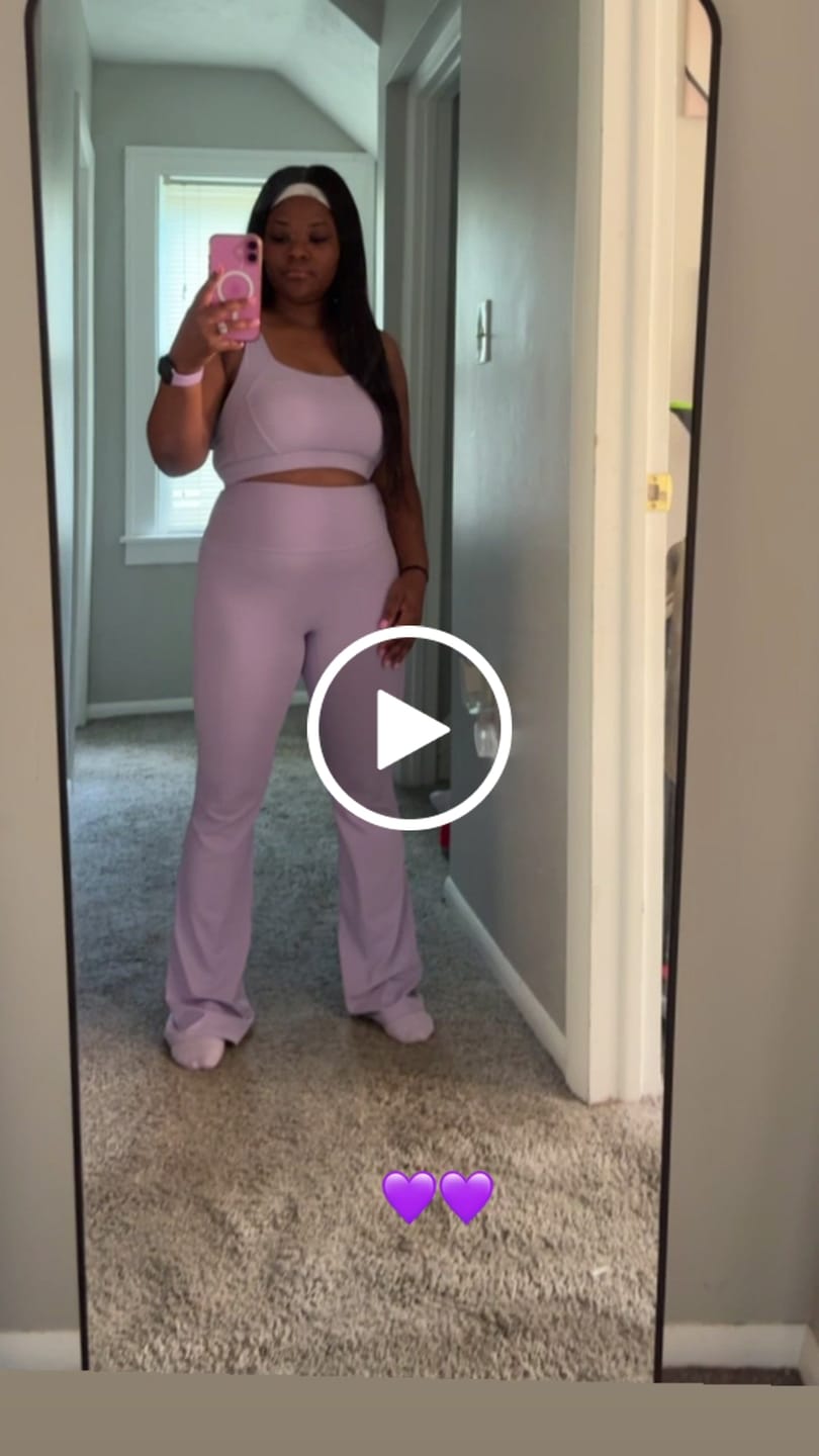 Customer video review of Stretch Flare Leggings