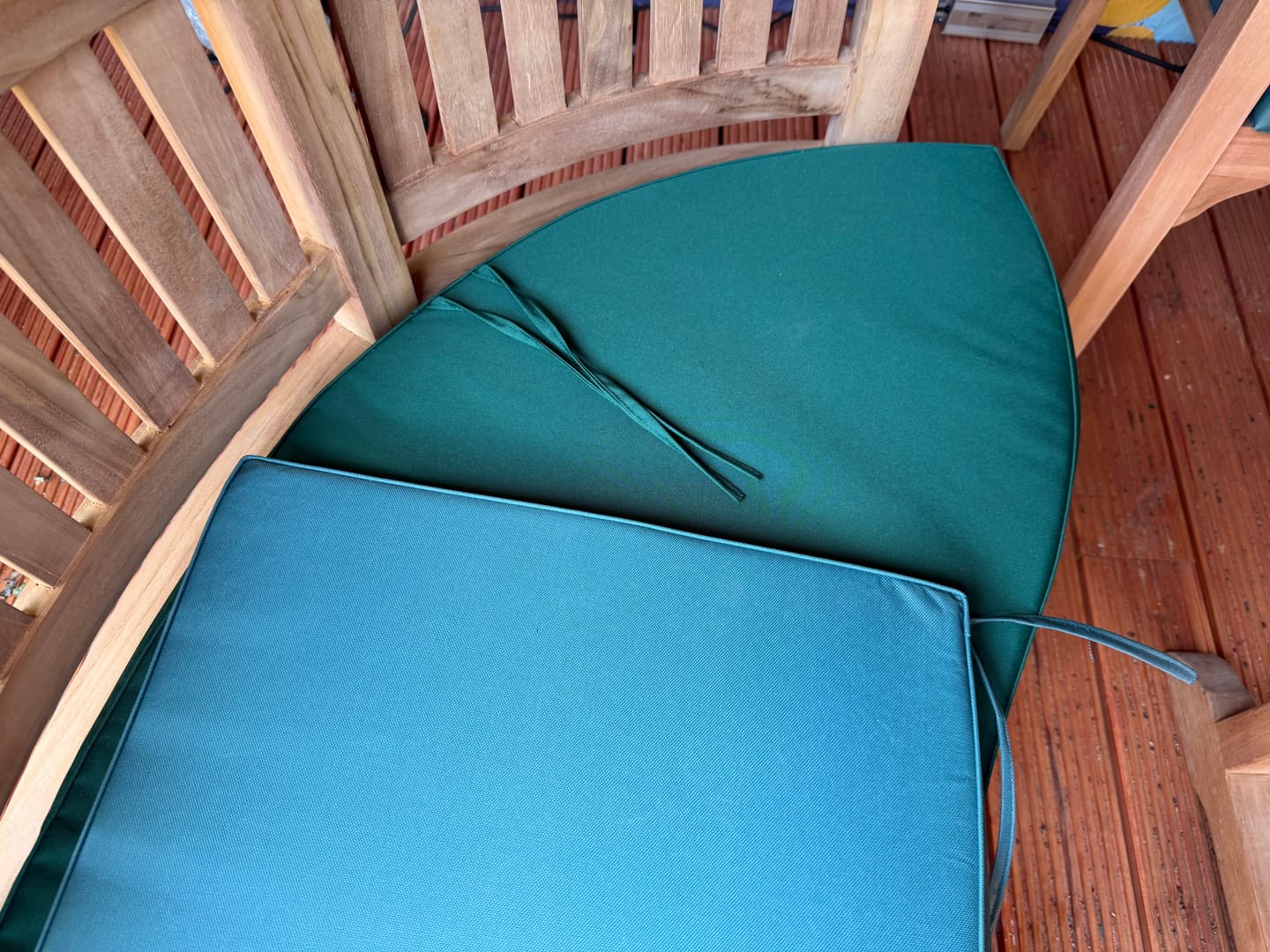 Customer photo review of Teak garden furniture 180-240cm extendable table 4cm top (6 Henley stacking chairs 2 San Francisco benches, Free Cushions