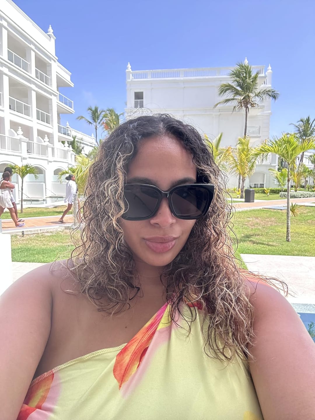 Customer photo review of ShadeEase™ Fit Over Polarized Sunglasses