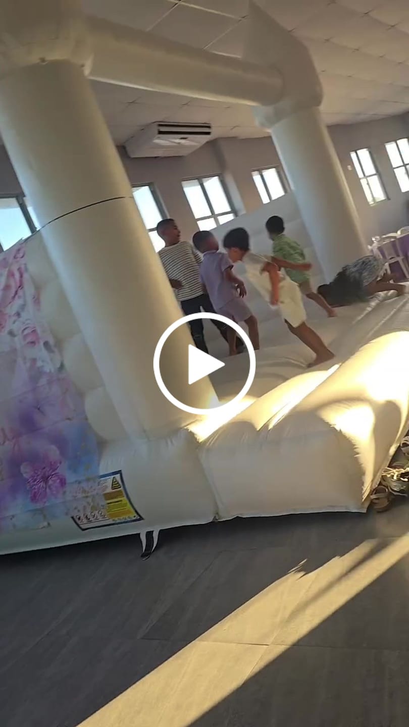 Customer video review of Nuevo Castillo con piscina y chorrera 9x11.