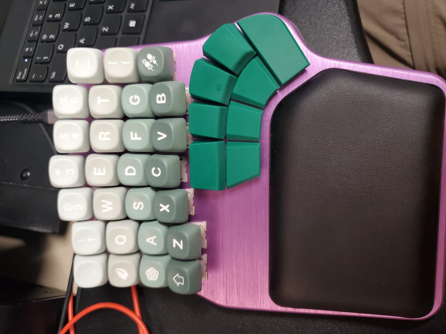 Customer photo review of Dygma Defy Thumb Cluster Keycap Set