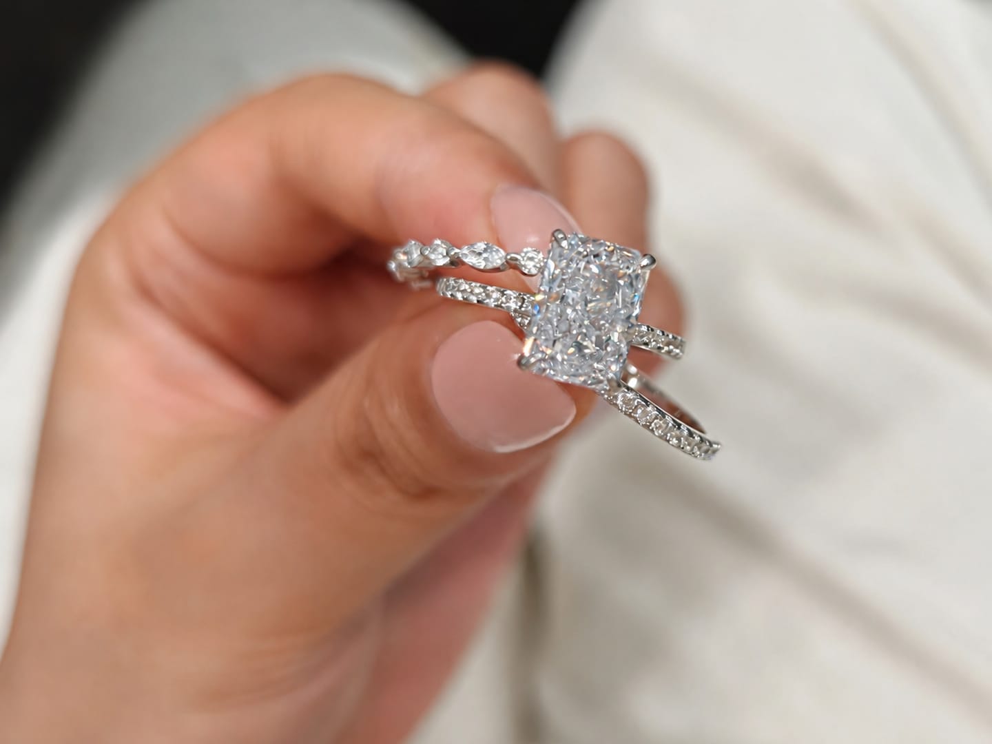 Customer photo review of S925 3.5Ct Radiant Cut 3PC Wedding Ring Set Stackable Rings For Everyday Wear