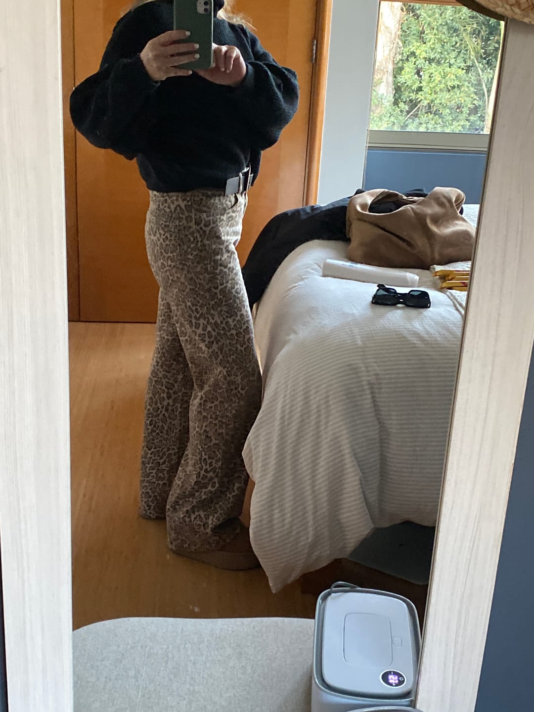 Customer photo review of JEANS WIDE LEG TIRO ALTO ADARA ANIMAL PRINT