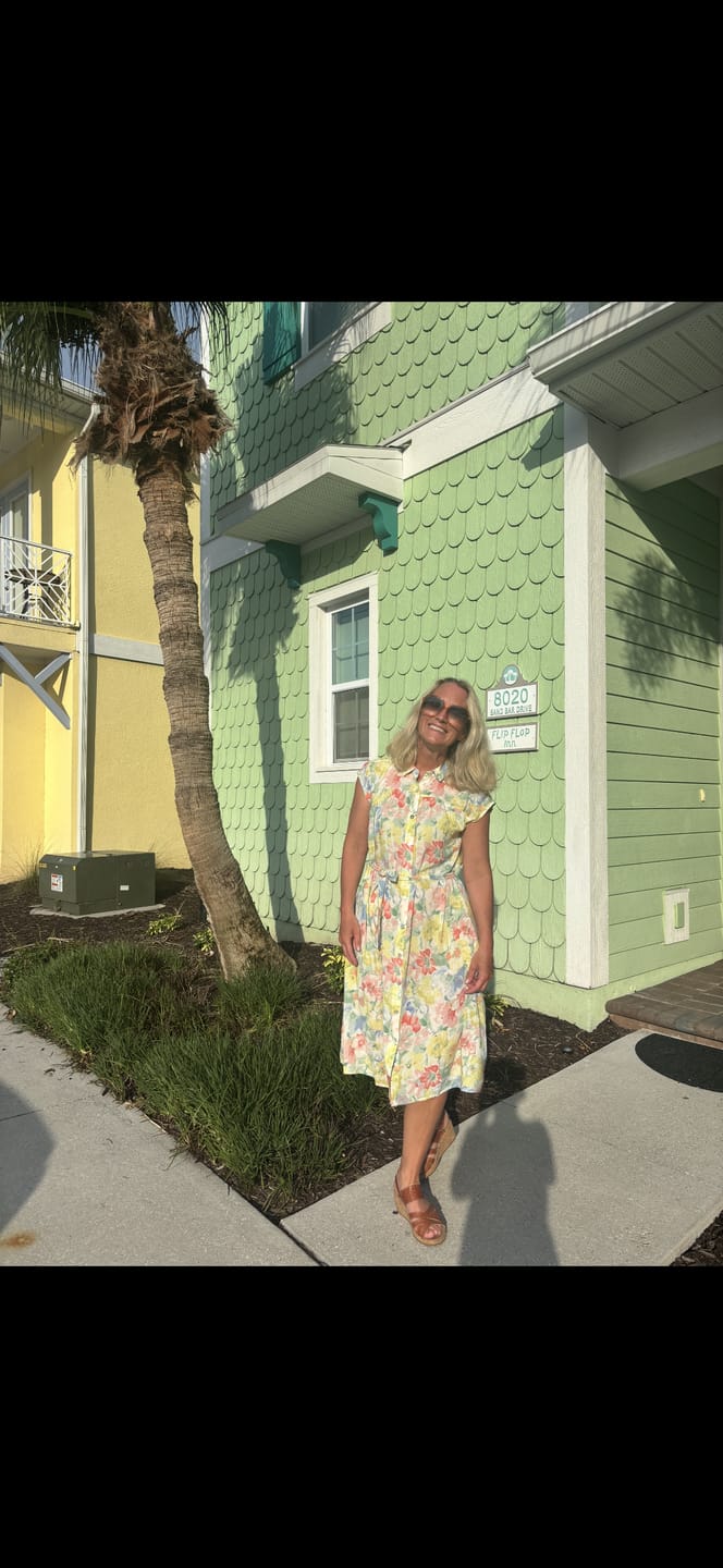 Customer photo review of Amy Lunella kjole