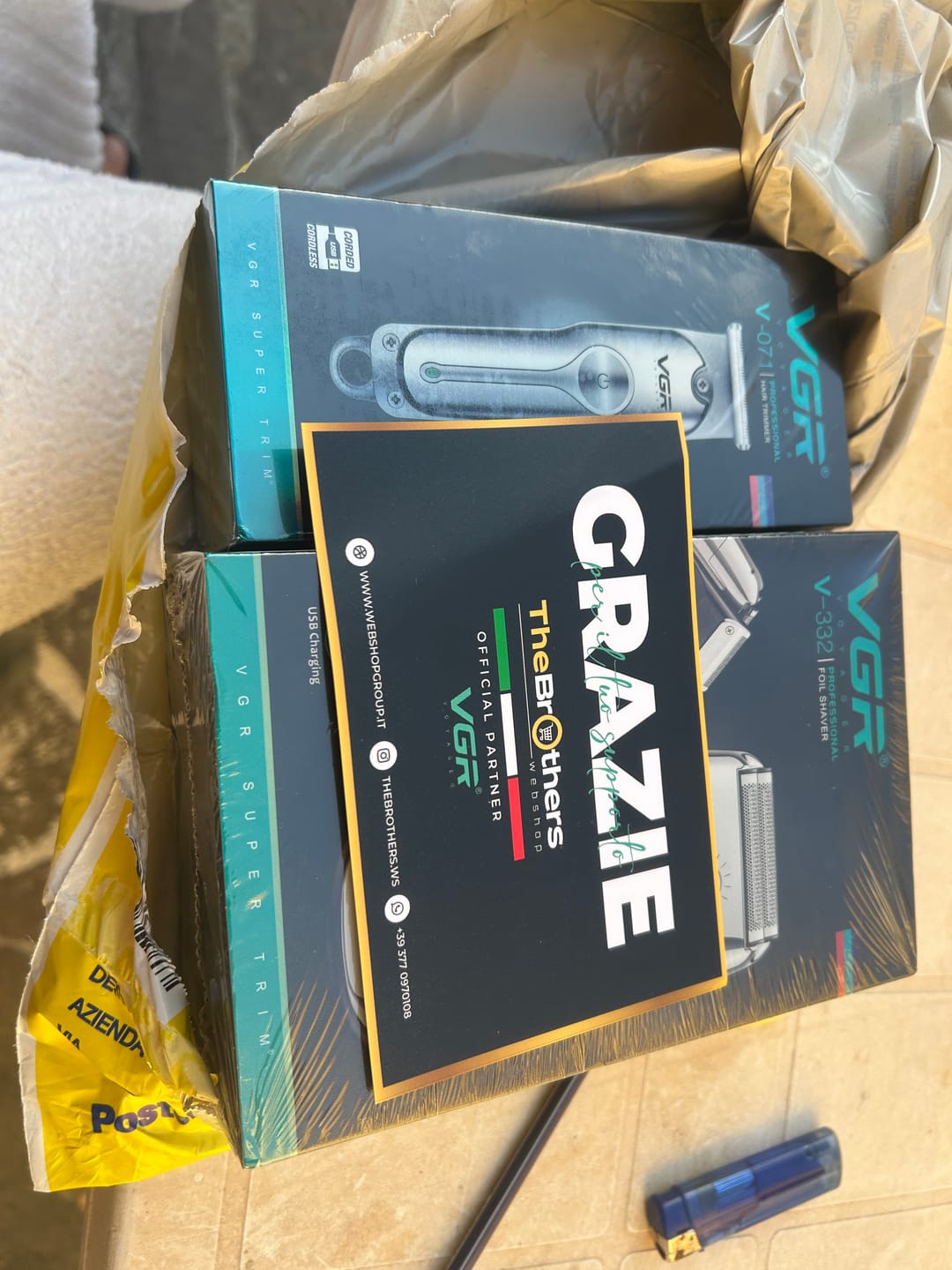 Customer photo review of Shaver V - 332 + Trimmer V - 030