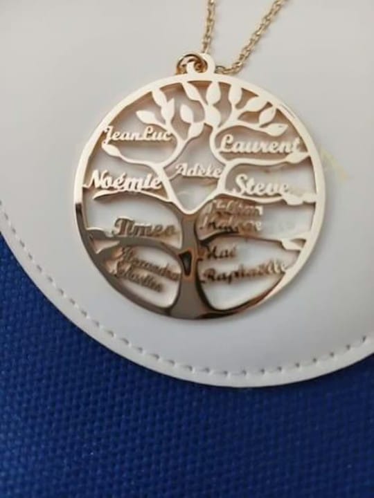 Customer photo review of Gepersonaliseerde Levensboom Ketting