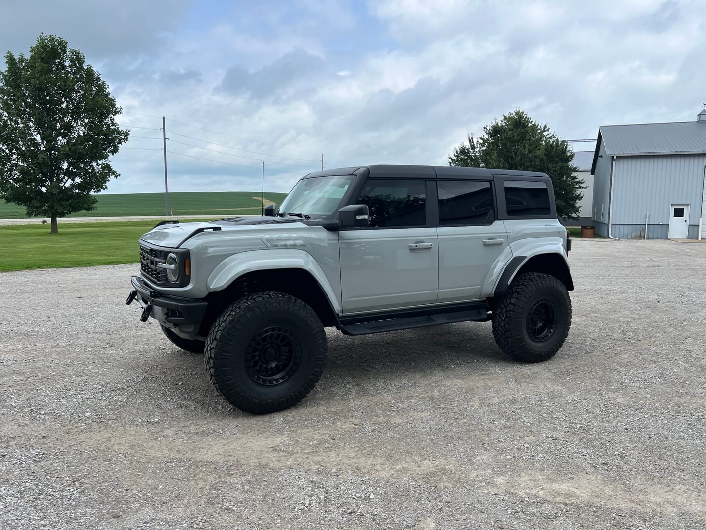 Customer photo review of Ford Bronco Color-Matched Door Handle Cover With Smart Entry *Seamless Fitment