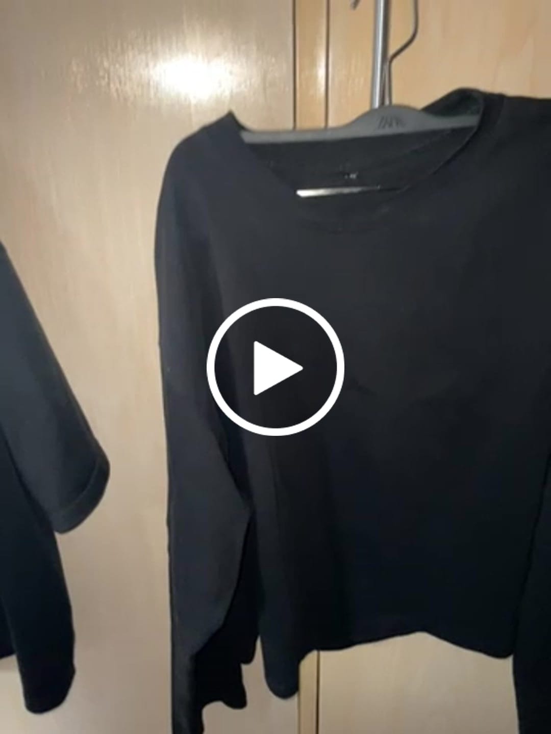 Customer video review of Longsleeve Cropped Blanks 220GSM Black
