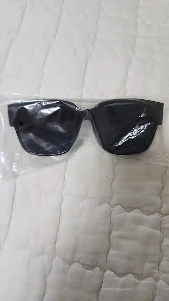 Customer photo review of ShadeEase™ Fit Over Polarized Sunglasses