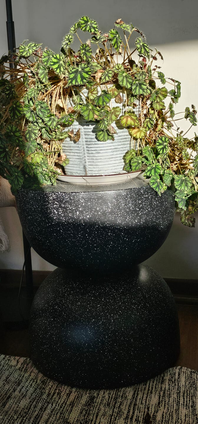 Customer photo review of Mesa Lateral Piedra Luna Tempus Negro