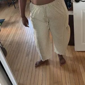 Customer photo review of DWNLY Linen Pants