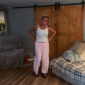 Customer photo review of DWNLY Linen Pants