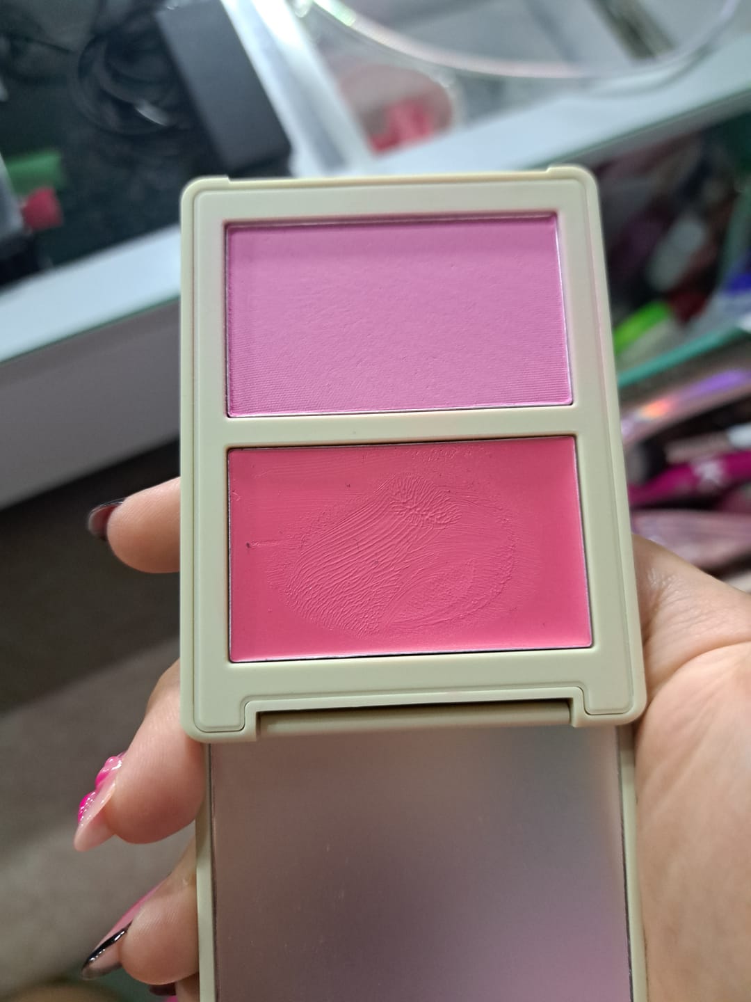 Customer photo review of RUBOR EN DÚO ALLURE CREMA Y POLVO COMPACTO