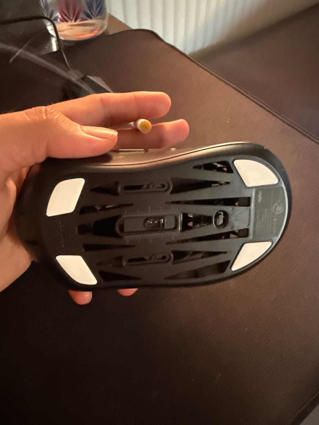 Customer photo review of Pwnage StormBreaker Max Karbon Fiber Wireless Mouse