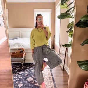 Customer photo review of DWNLY Linen Pants