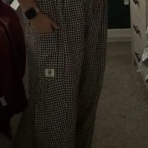 Customer photo review of DWNLY Linen Pants