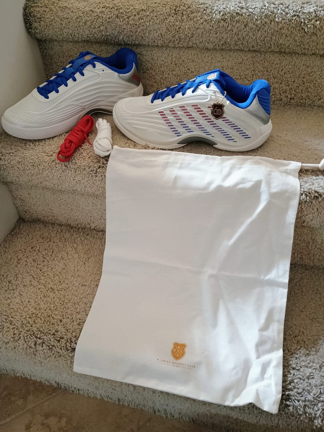 Customer photo review of 09629-104-M | HYPERCOURT EXPRESS 3 60TH | WIMBLEDON WHITE/DAZZLING BLUE/SILVER/MARS RED
