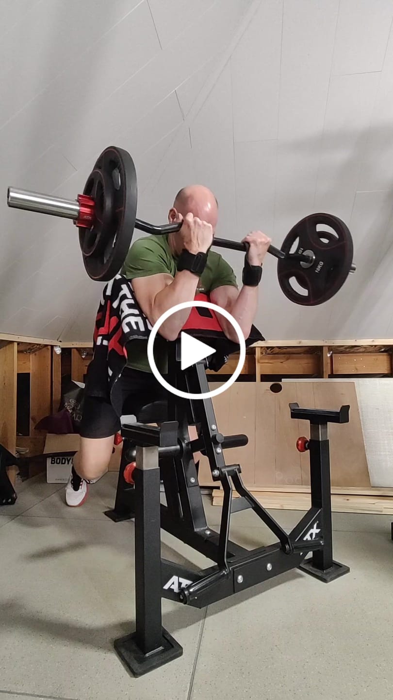 Customer video review of Riot EZ Curl Bar, 12kg - Black Shaft