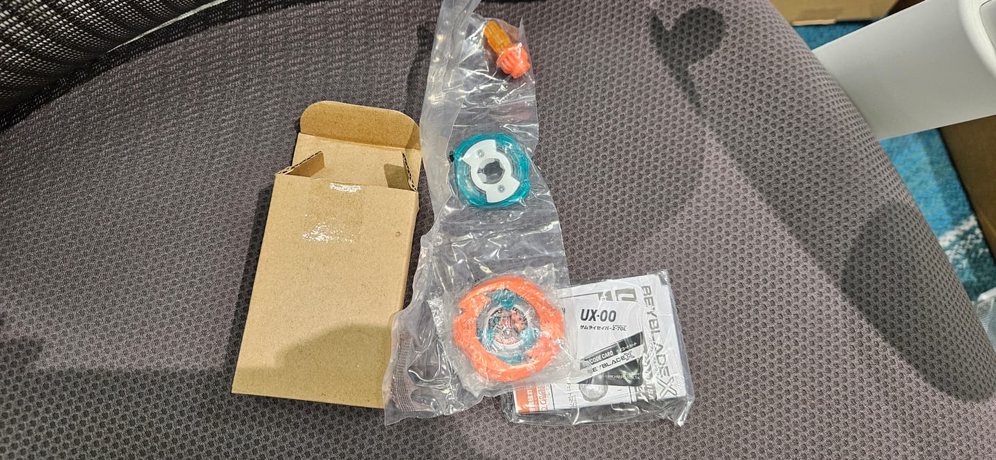 Customer photo review of Takara Tomy Beyblade X UX-00 Samurai Saber 2-70L (Orange)