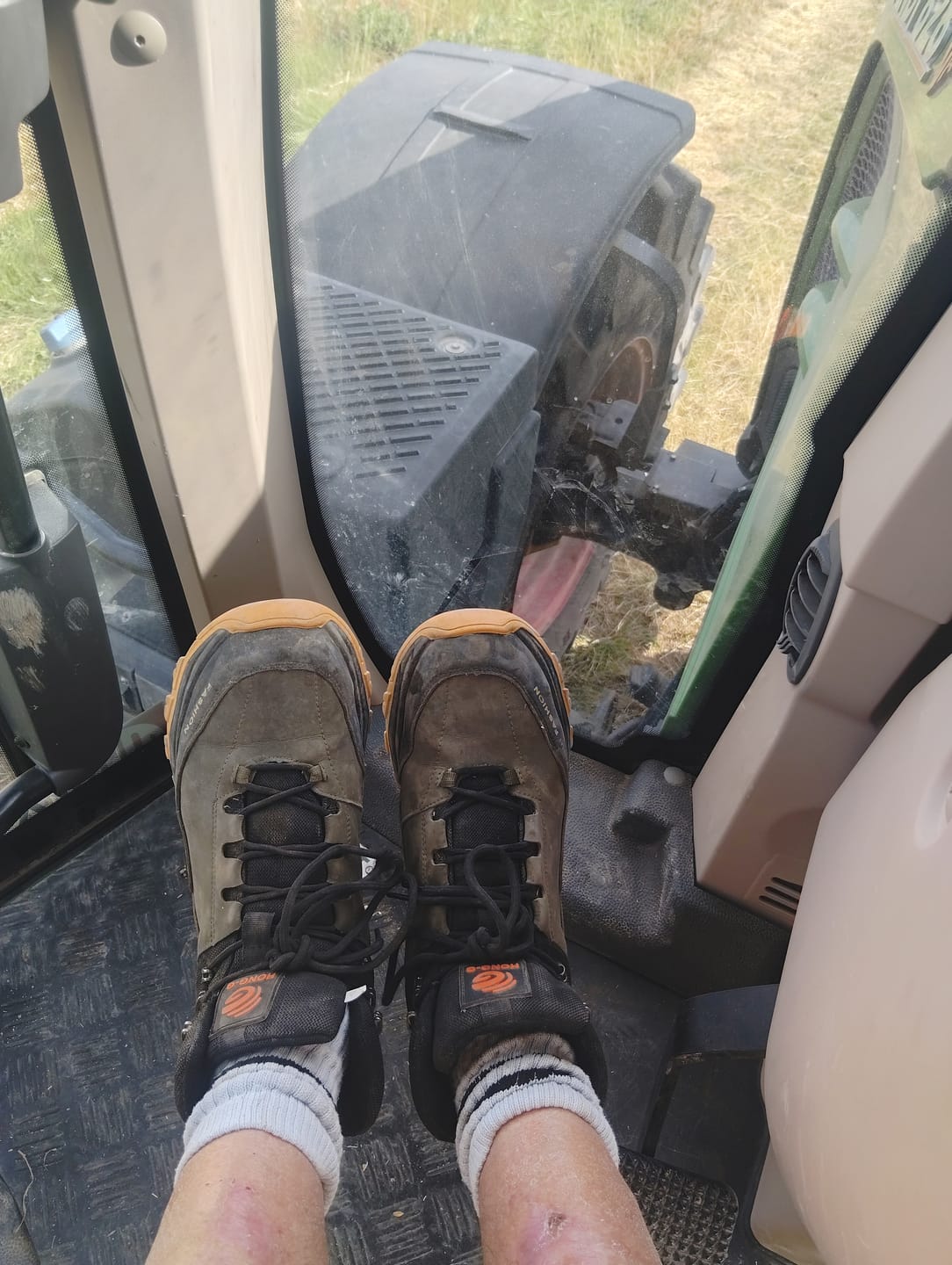 Customer photo review of Bottes de Travail Respirantes & Confortables - HONG-G