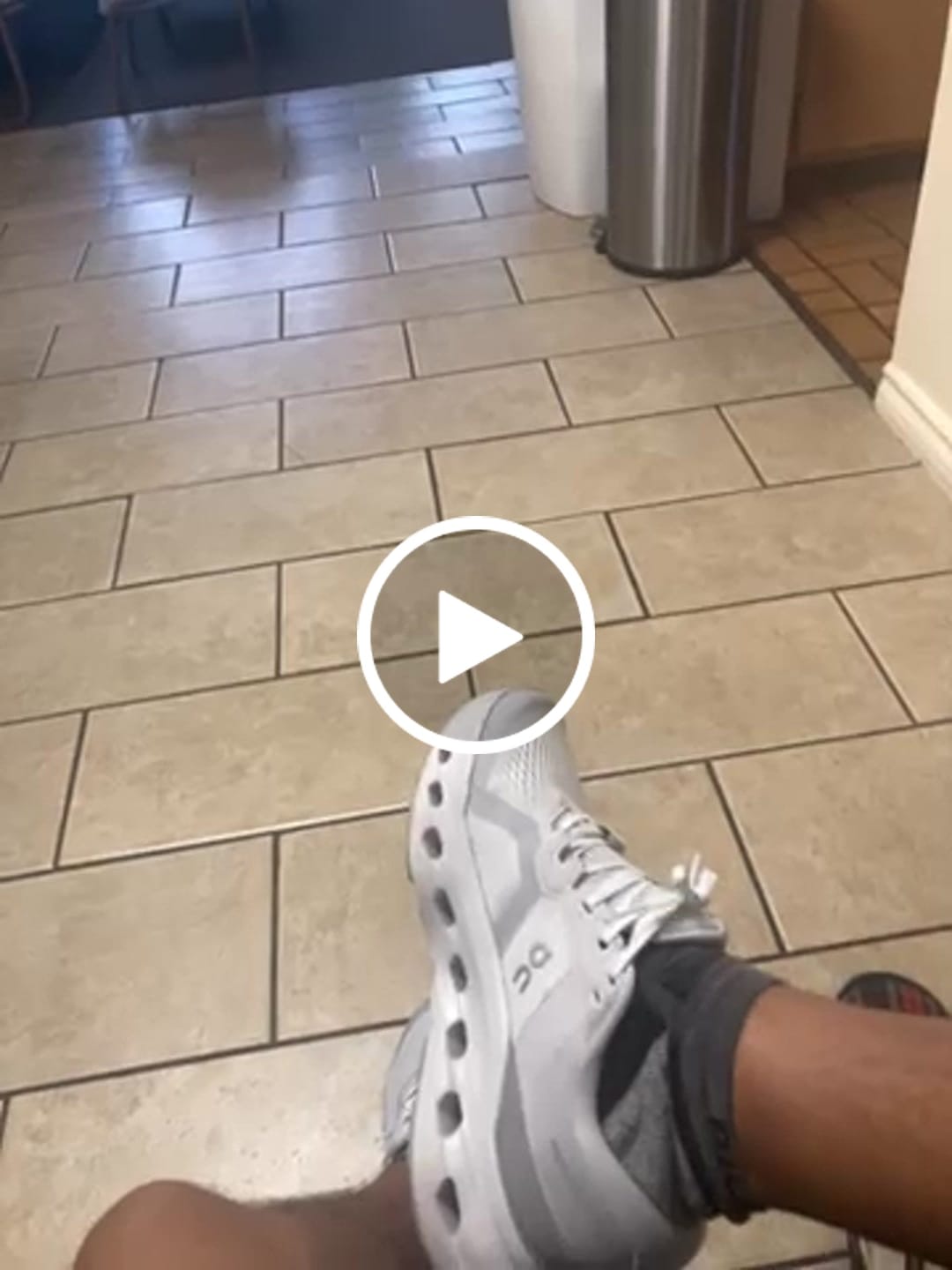 Customer video review of On Running Men's Cloudrunner 3 in Glacier/Alloy