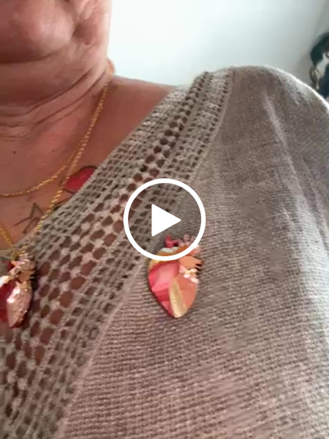 Customer video review of Anatomical Heart Pin - Rose Gold