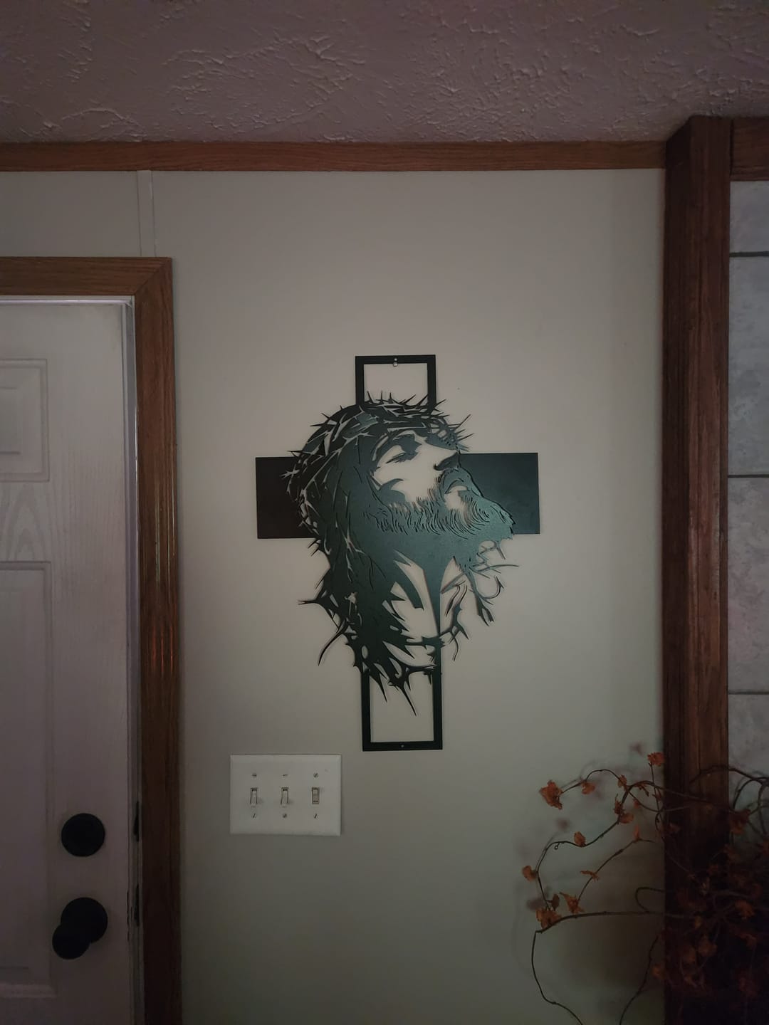 Customer photo review of Christianartworkshop Crown of Thorns Jesus Cross Metal Wall Decor: Heartfelt Faith Statement