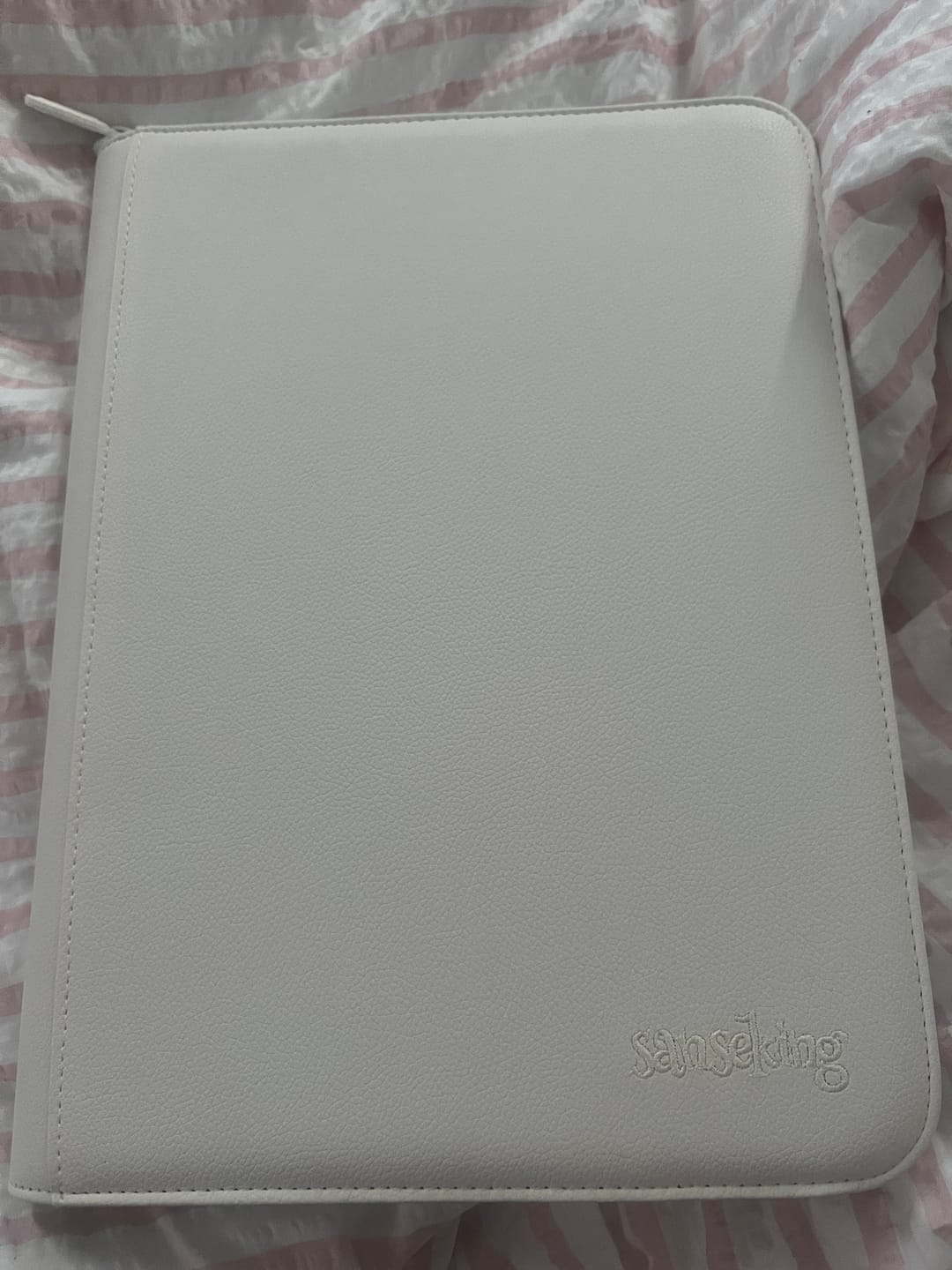 Customer photo review of White Plaid 4/9/12-Pocket PU Binder