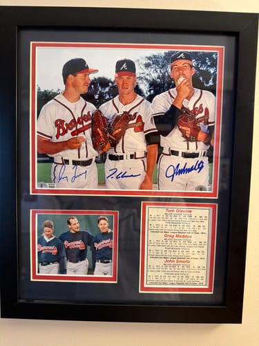 Customer photo review of Greg  Maddux Autograph Signing