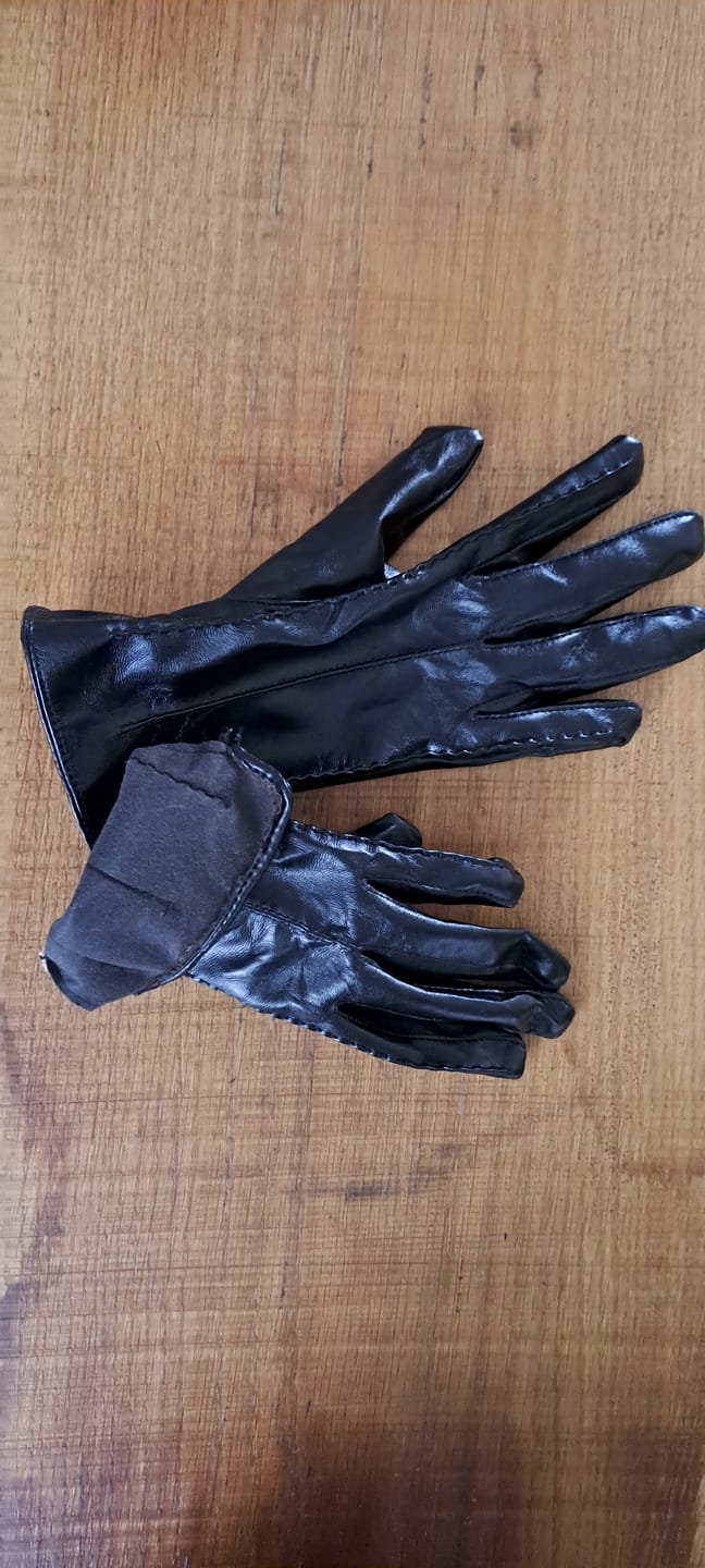 Customer photo review of Vintage Leder Damenhandschuhe - RetroGrove