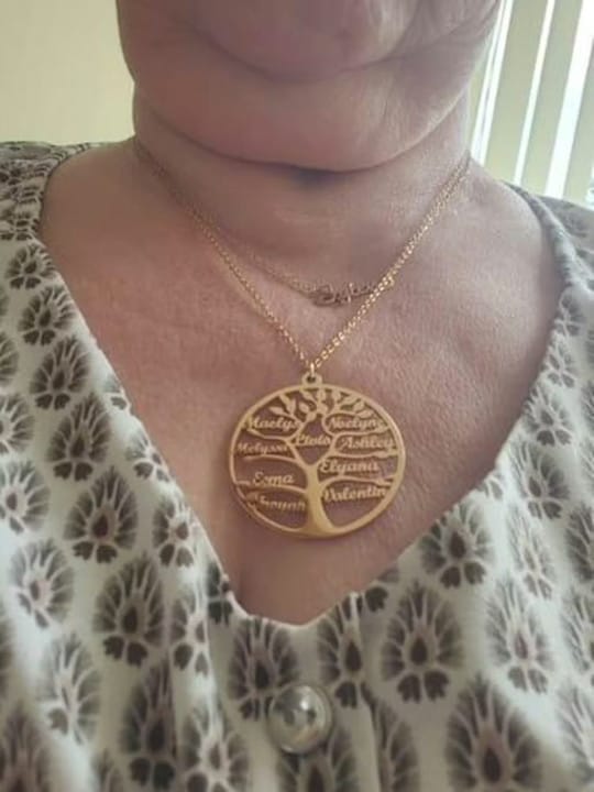 Customer photo review of Gepersonaliseerde Levensboom Ketting