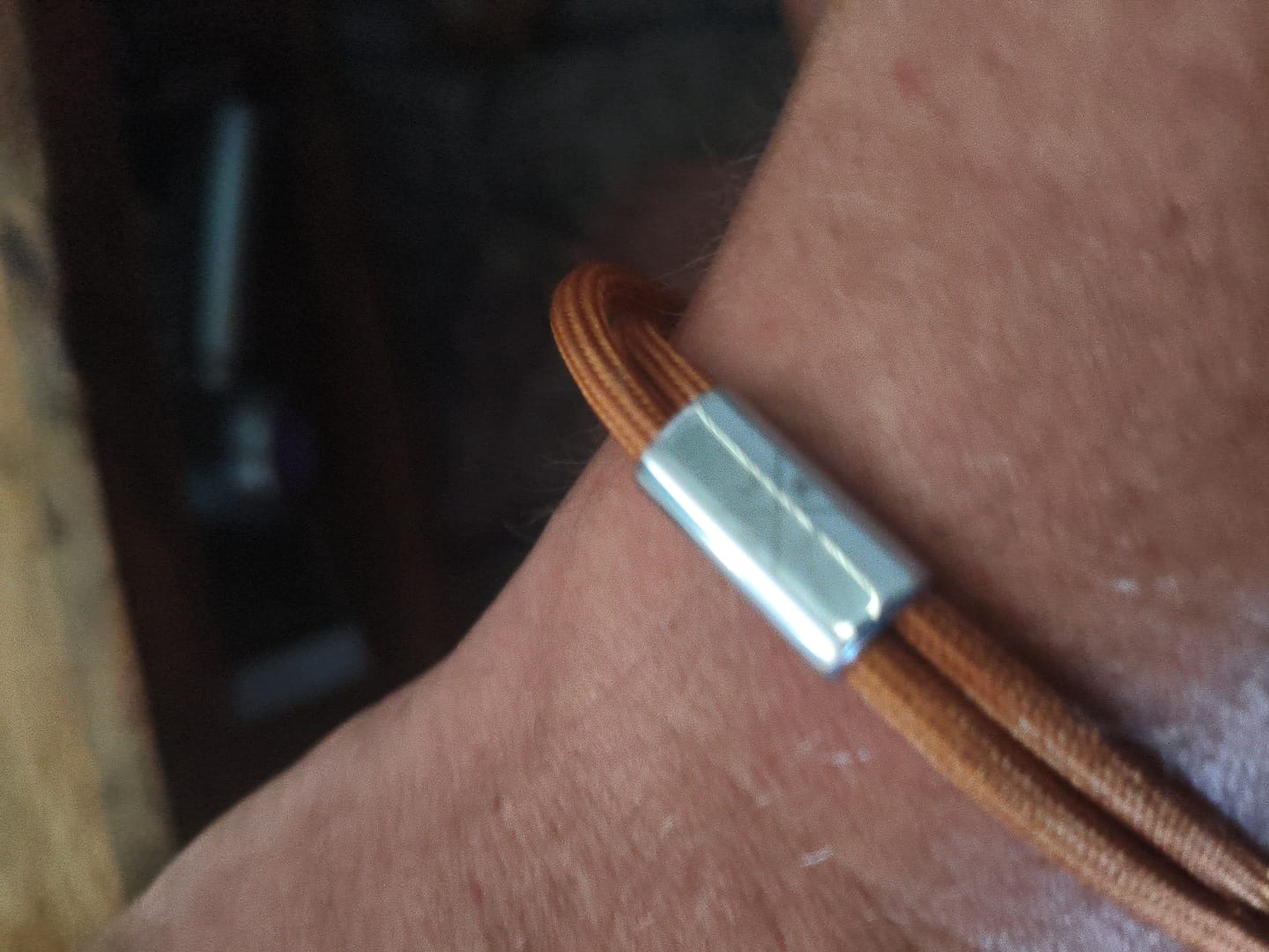 Customer photo review of Freunde - Personalisiertes Armband mit Gravur mit Initialen und Symbol für Freunde und Partner
