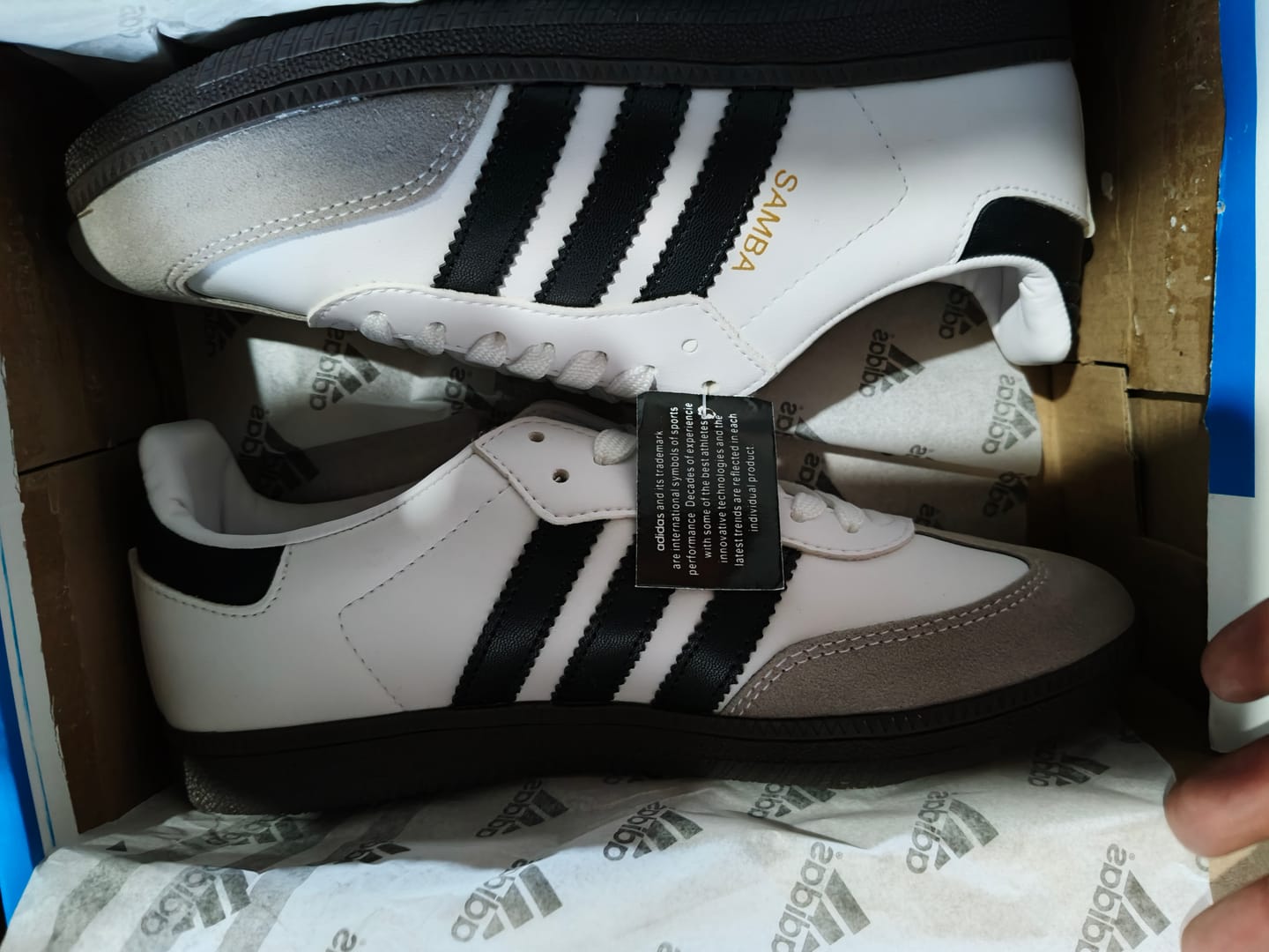 Customer photo review of Tenis Smb Blanco Total
