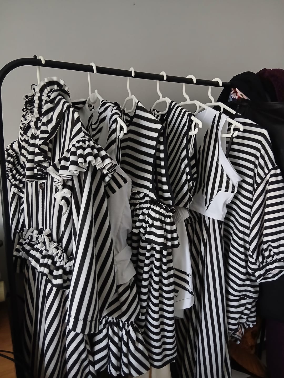Customer photo review of Chunky Jersey Knit Black & White
