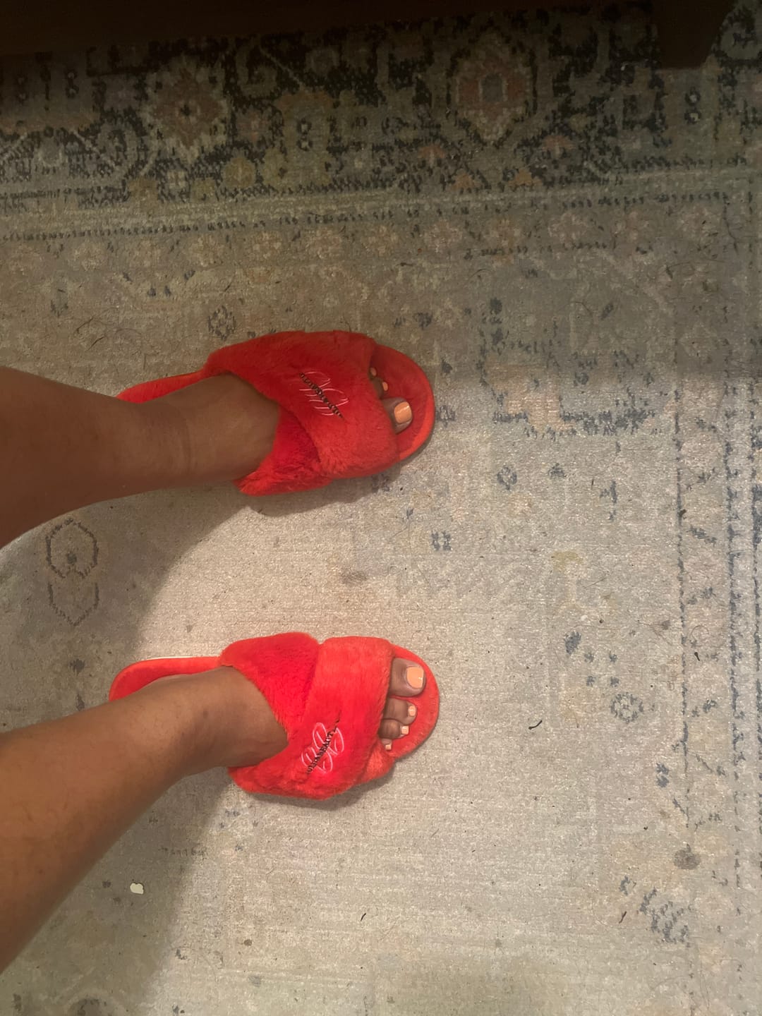 Customer photo review of BB SIGNATURE SLIPPERS - RED
