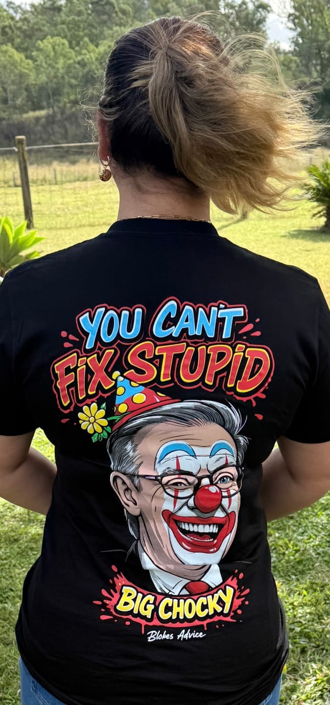 Customer photo review of Saturdays Tee