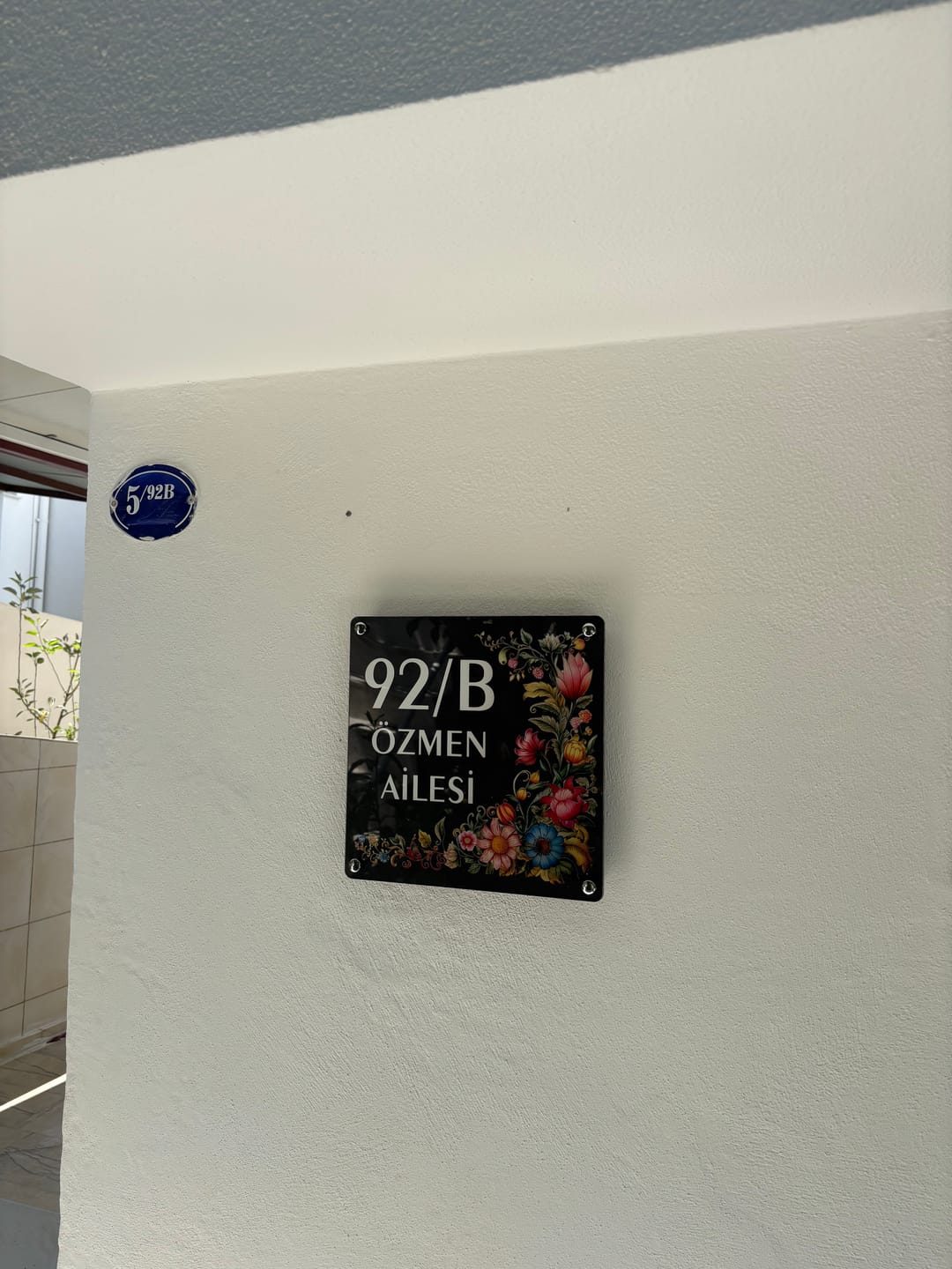 Customer photo review of Çiçek Desenli Zarif Daire Kapı Tabelası