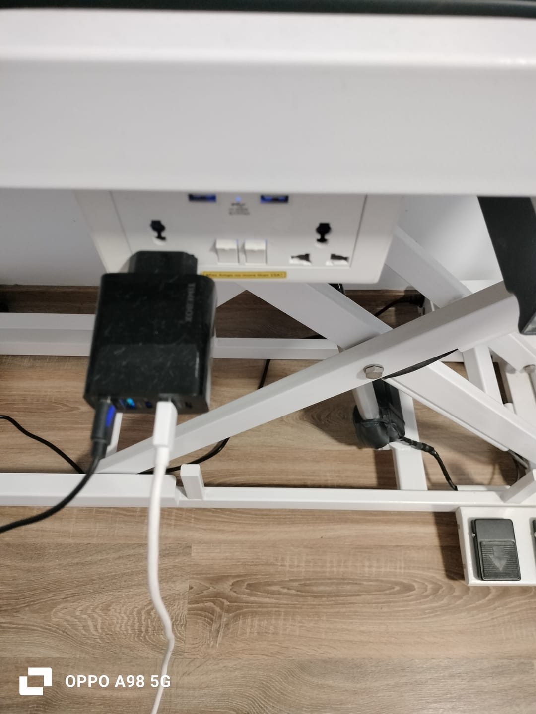 Customer photo review of Incarcator Retea, 65W, 5 Porturi, 3 x USB, 2 x Type-C, Negru