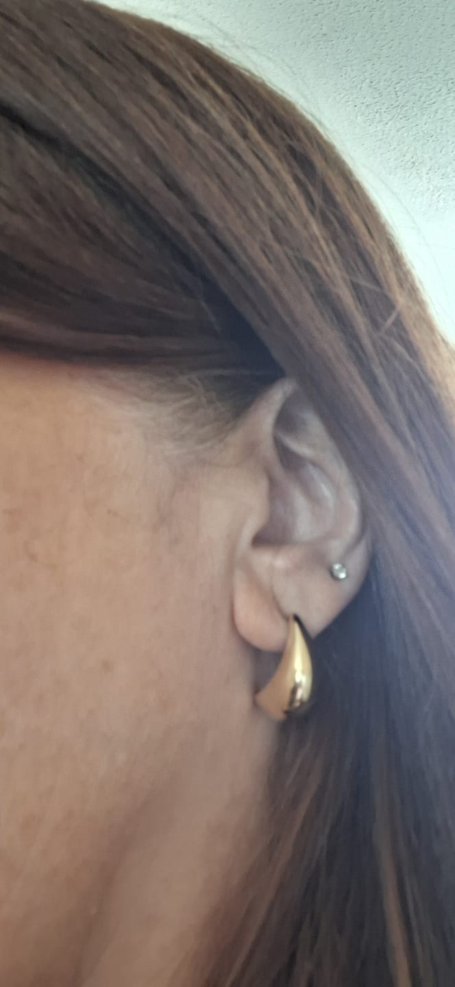 Customer photo review of Curved Midi Hoops