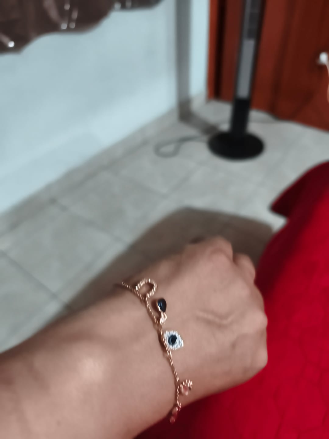 Customer photo review of PULSERA BRAZALETE INFINITY OJO SWAROVSKI + KIT DE REGALO